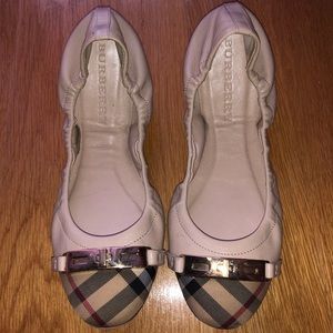 Burberry Flats. Size 7.